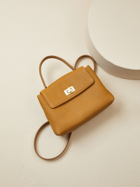 « Descubriendo la Elegancia de Bolso Piel Bolso Bandolera Mujer: Bolsos de Piel Italianos Negra/Caramelo/Verde – Isla »