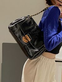 « Descubre el Encanto de Julia: Bolso Mujer Bandolera Grande en Negro, Verde y Blanco »