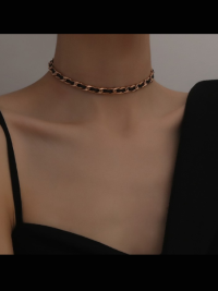 « Descubriendo la Elegancia: La Gargantilla Chapada en Oro Kora para Mujeres con Estilo »