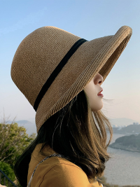 « Descubre el Encanto del Sombrero Mujer Verano – Sia: Tu Compañero Ideal para la Playa »