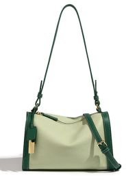 « Descubre la Elegancia y Sofisticación del Bolso de Piel Italiano Audrey en Verde/Caramelo »