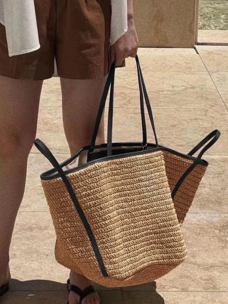 El Bolso Coco: Tu Escape Elegante para el Otoño en la Playa